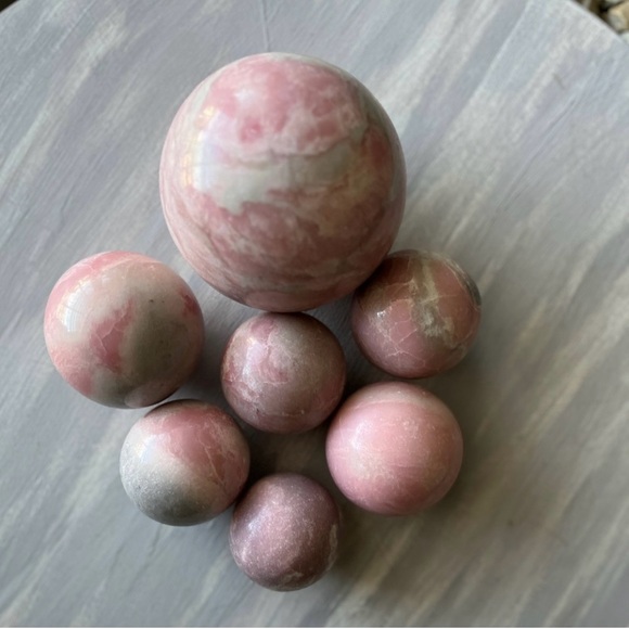 Pink opal sphere - Picture 5 of 9